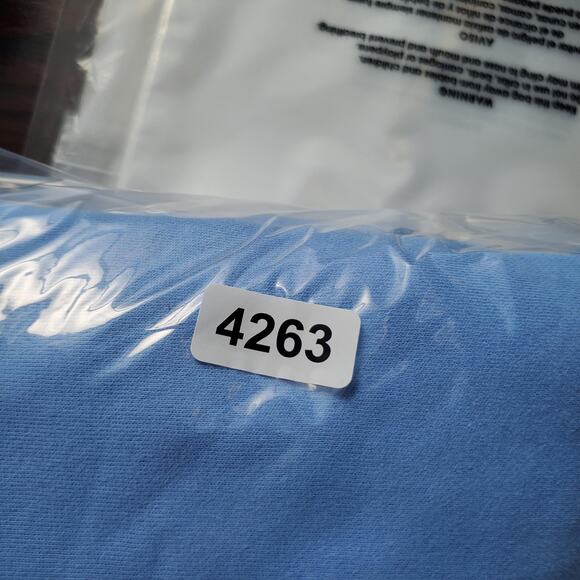 YLLW Roses Are Red Sweatshirt Medium Daisy Graphic Made USA - Picture 9 of 9